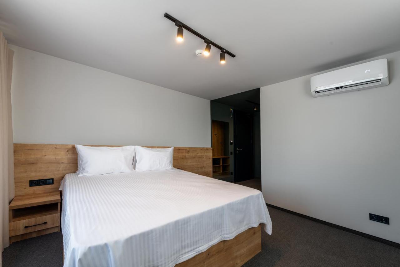 Bet25 Hotel บาทูมิ ภายนอก รูปภาพ